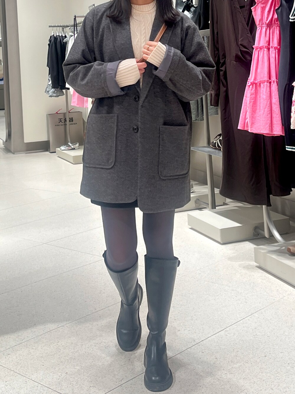 「niko and...のアイテム（ダッフルコート、グレー系）」を使った、tohanさん（レディース・161cm）の春コーディネートの1枚目の写真