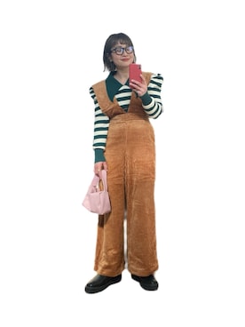 「コーデュロイパンツ」｜「アイテム（サロペット/オーバーオール）」を使った、たかこさん（レディース・158cm）の冬コーディネート