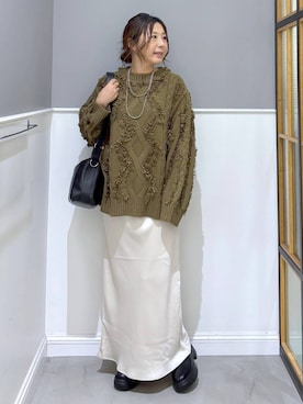 「LEPSIM（レプシィム）のストレッチサテンスカート　497324（スカート）」を使った、goさん（レディース・160cm）の秋コーディネート