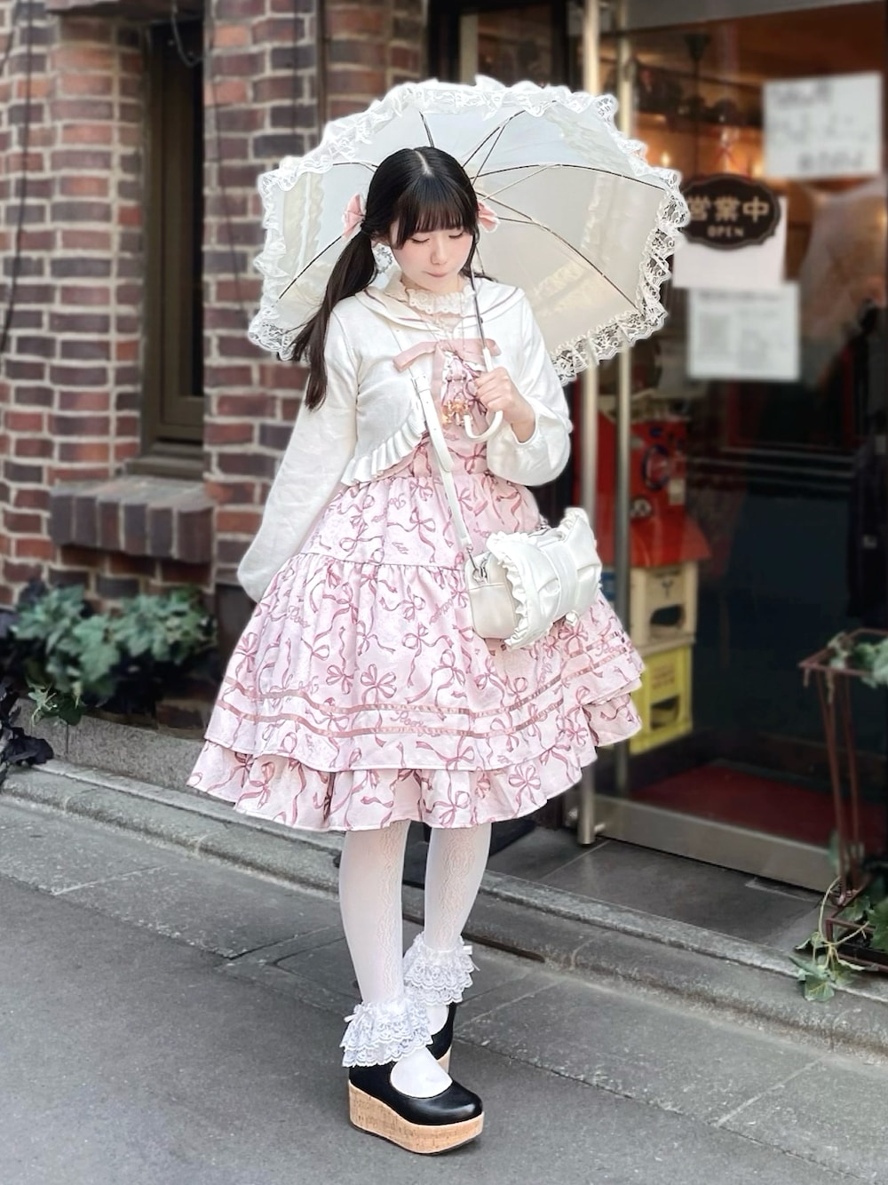 axes femme POETIQUEのジャンパースカートを使った人気ファッション