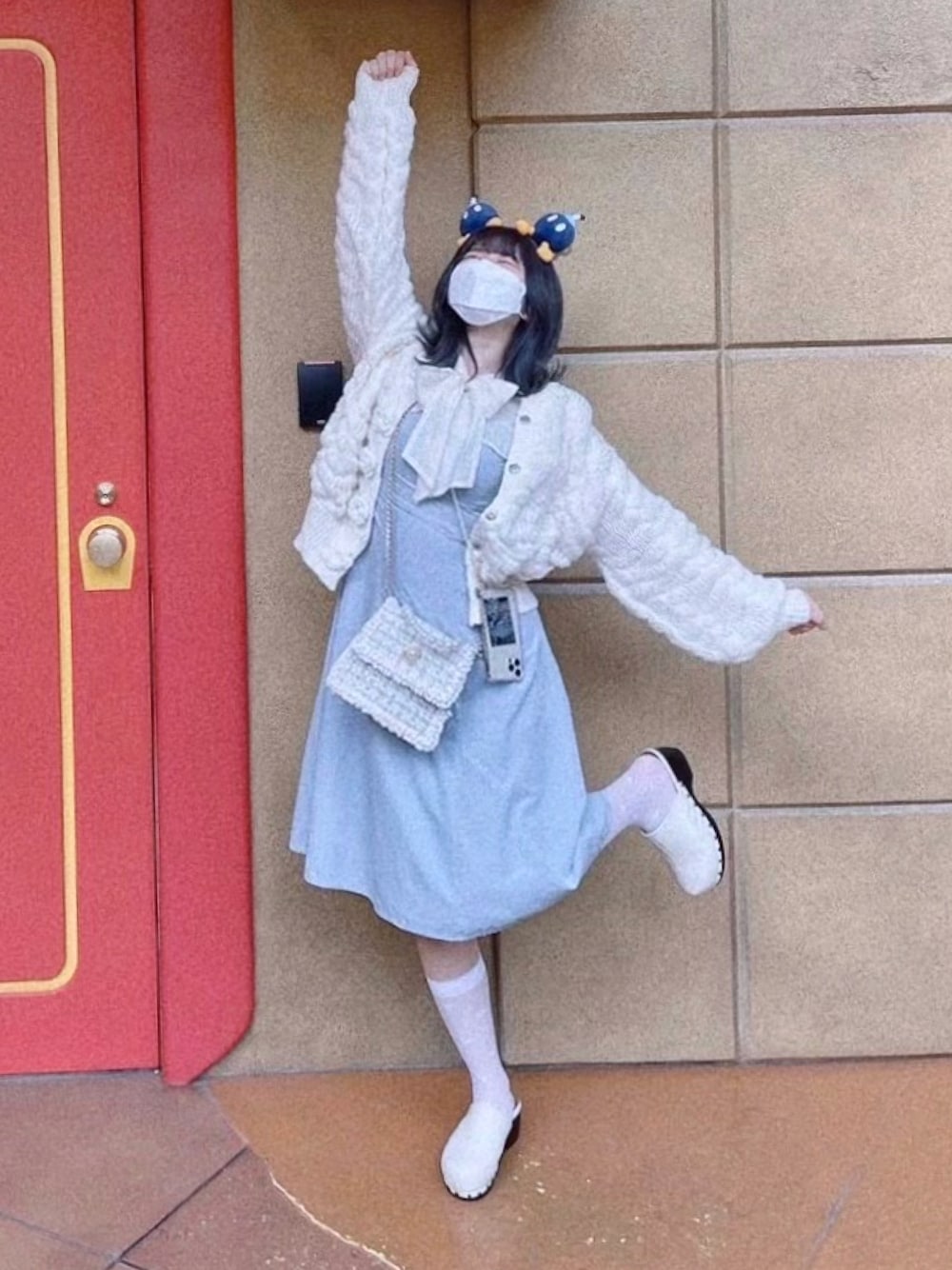 「titty&Co.、ワンピーススタイル、フェミニン、韓国ファッション、USJ、淡色コーデ、GRL、ごきげんウィーク」｜「TITTY&CO.の袖フリルリボンタイワンピース（ワンピース、ブルー系）」を使った、愛ゆえにさん（レディース・154cm）の春コーディネートの1枚目の写真
