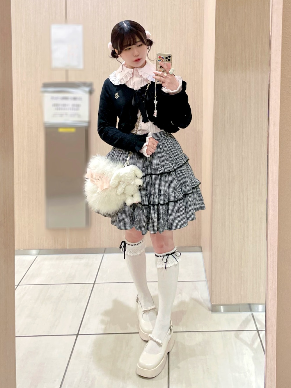 「クリスマスに着たい服、冬コーデ、マイベストコーデ2024、秋冬コーデ、ボレロ、ロリータ、ロリィタ、ガーリー、ファー、ニットコーデ、お出かけコーデ」｜「Angelic Prettyのアイテム（シャツ/ブラウス、ピンク系）」を使った、愛ゆえにさん（骨格ウェーブ・レディース・154cm）の冬コーディネートの1枚目の写真
