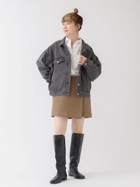 「Levi's」｜「アイテム（スカート）」を使った、うっちーさん（レディース・157cm）の秋コーディネート