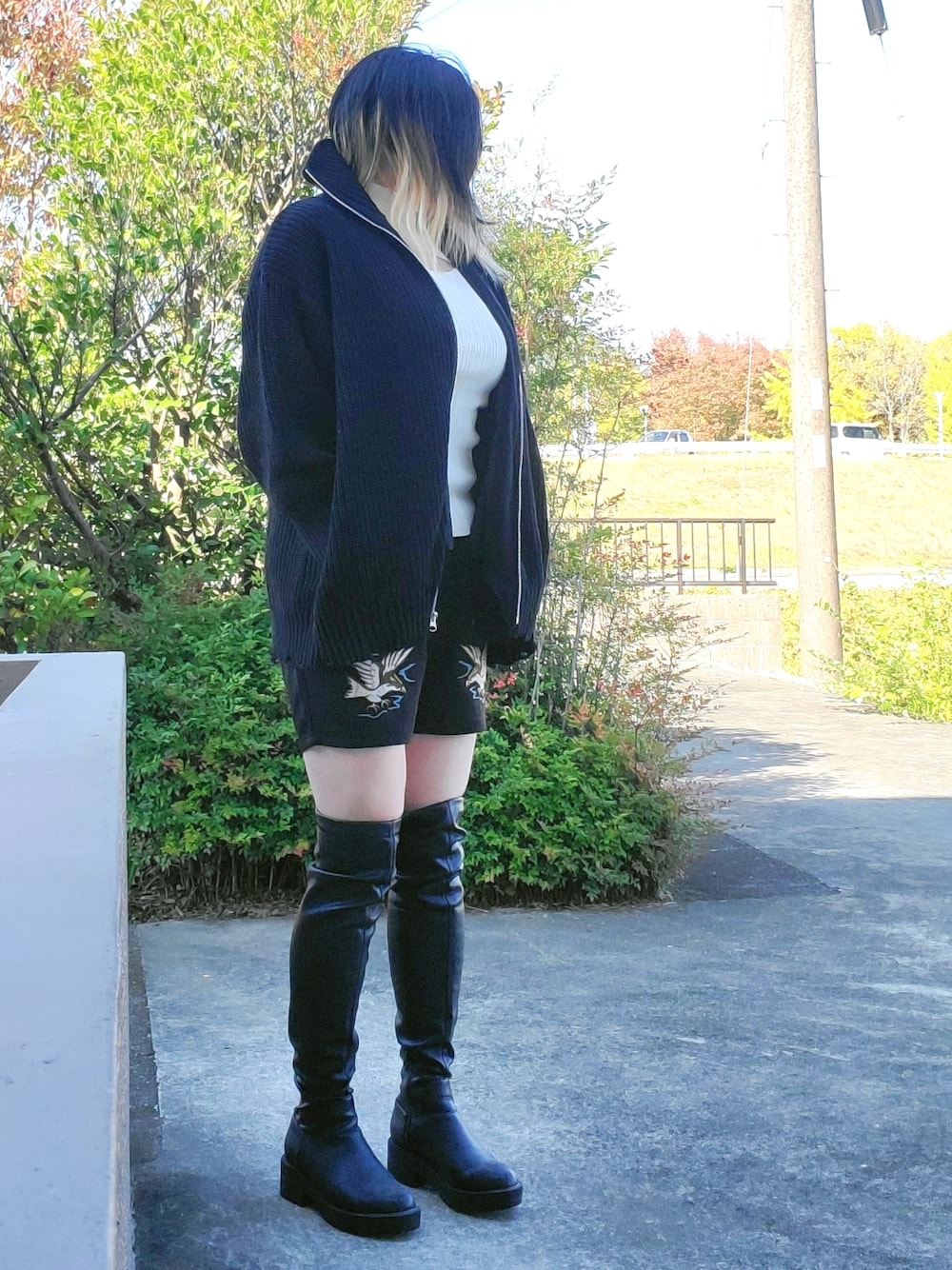 「ニット、JEANASiS、glamb、ローリーズファーム(LOWRYS FARM)、LOWRYS FARM、PAGEBOY」｜「JEANASISの5GアゼクラッシュZIPカーディガン/170913（カーディガン/ボレロ、ブラック系）」を使った、茶みこさん（レディース・165cm）の秋コーディネートの1枚目の写真