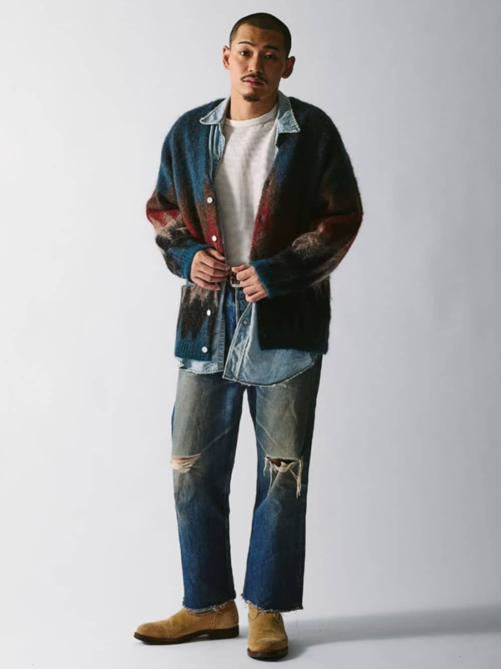 「カーディガン、アメカジ、モヘアニット、メンズファッション、メンズコーデ、モヘアカーディガン」｜「JOURNAL STANDARD J.S HOMESTEADのJ.S.Homestead / Stead MOHAIR MIX ZIGZAG C/D（カーディガン/ボレロ、グリーン系）」を使った、ジャーナルスタンダード メンズさん（メンズ・170cm）の冬コーディネートの1枚目の写真