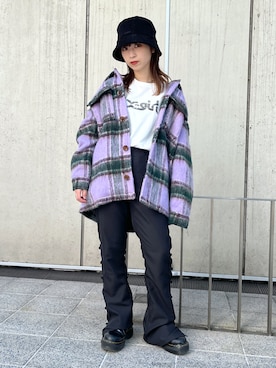 「アイテム（その他アウター、パープル系）」を使った、いながわあやかさん（レディース・151cm）の秋コーディネート