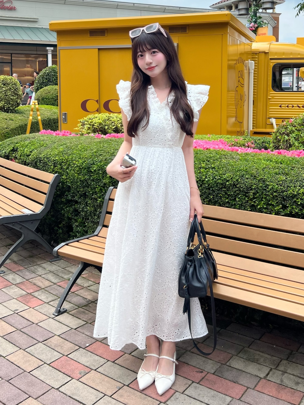 miu miuのサングラス（ピンク系）を使った人気ファッション