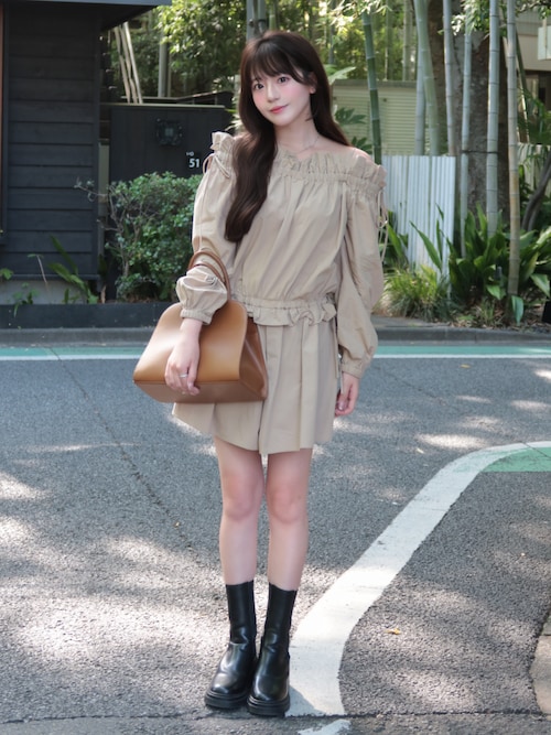 LILY BROWN（リリーブラウン） オールインワン デコルテフリルミニ
