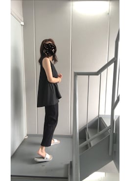 「リブニットパンツ」｜「アイテム（サンダル）」を使った、≡さん（レディース・159cm）の夏コーディネート