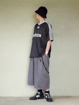「adidas（アディダス）のアディカラー 半袖Tシャツ / アディダスオリジナルス adidas Originals（Tシャツ/カットソー、ブラック系）」を使った、サマルさん（メンズ・175cm）の秋コーディネート