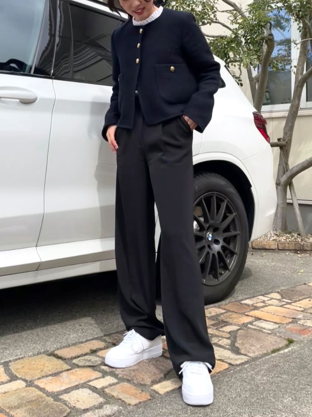 「春コーデ、ゆるコーデ、シンプル、スニーカー、今日のコーデ、ブラック、高身長女子、ZARA、スラックス、ジャケット、スポーツミックス、きれいめカジュアル、AIR FORCE 1」｜「H&Mのアイテム（スラックス、ブラック系）」を使った、N a n aさん（レディース・162cm）の春コーディネートの1枚目の写真
