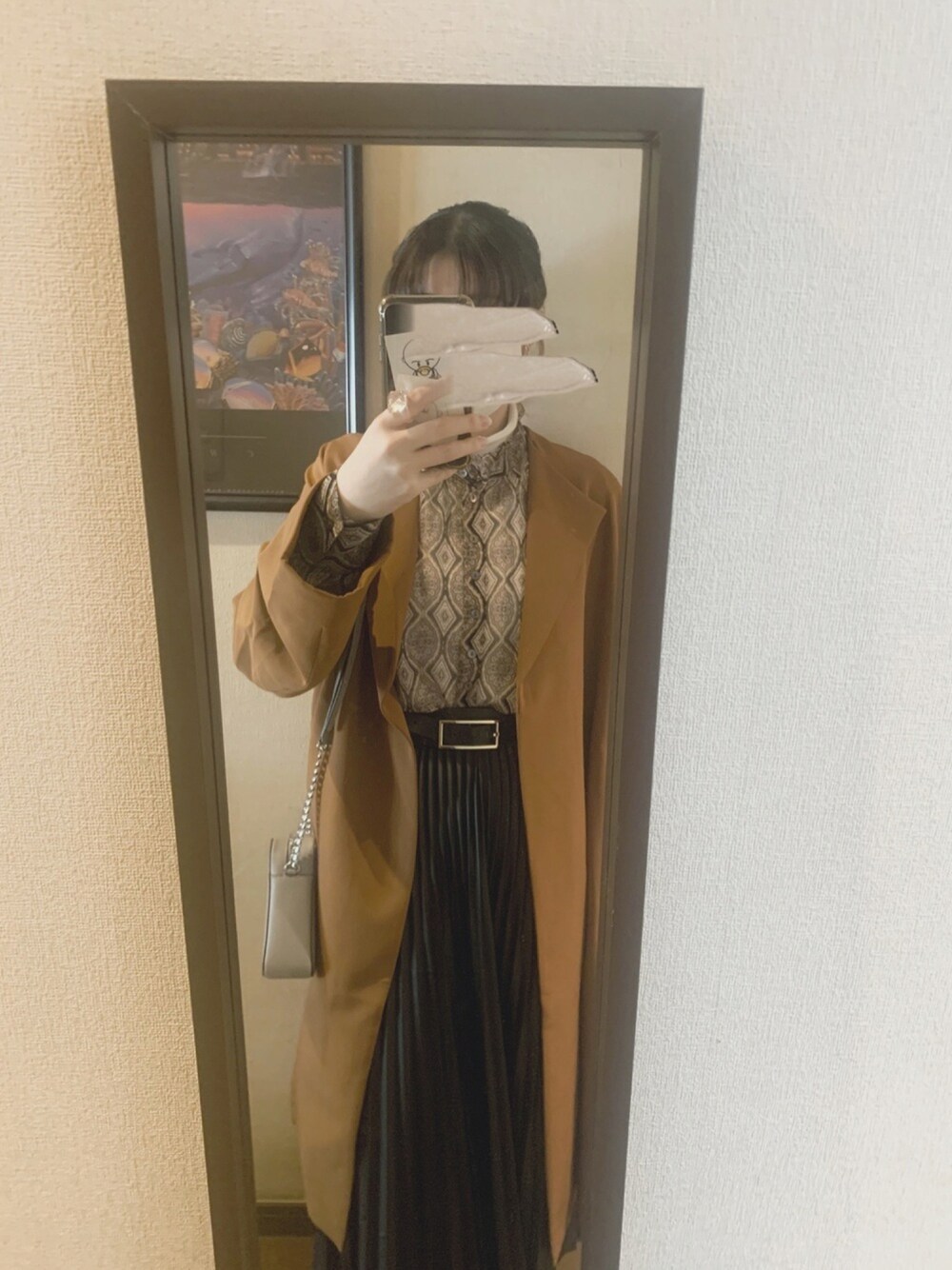「ZARA、レザースカート、休日スタイル、柄物トップス」｜「GUのアイテム（Tシャツ/カットソー、ホワイト系）」を使った、guriさん（レディース・159cm）の春コーディネートの1枚目の写真