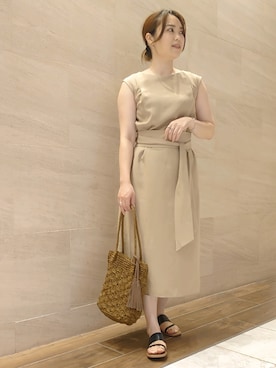 「RODE SKO（ロデスコ）のMARIA タッセルペーパーショルダー（ショルダーバッグ）」を使った、ヤマサキナナさん（レディース・160cm）の夏コーディネート