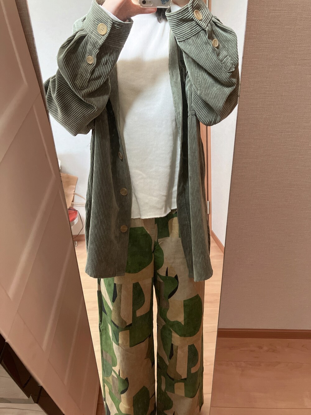 TODAYFUL（トゥデイフル）の「ボーイフレンドコーデュロイシャツ