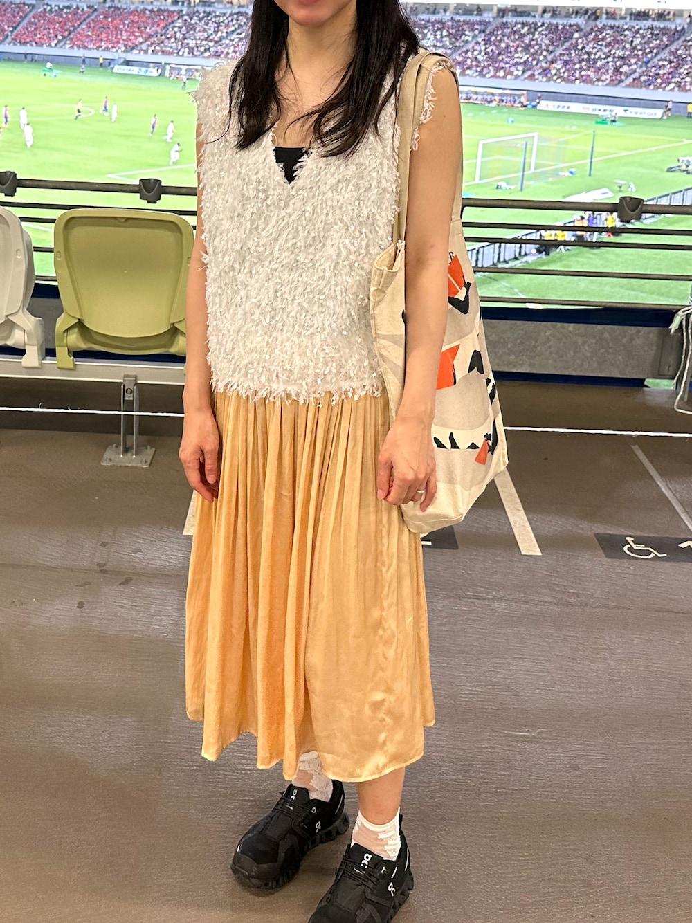 「サッカー観戦」｜「CADUNEのふわふわトップス（シャツ/ブラウス、ホワイト系）」を使った、ききさん（レディース・159cm）の夏コーディネートの1枚目の写真
