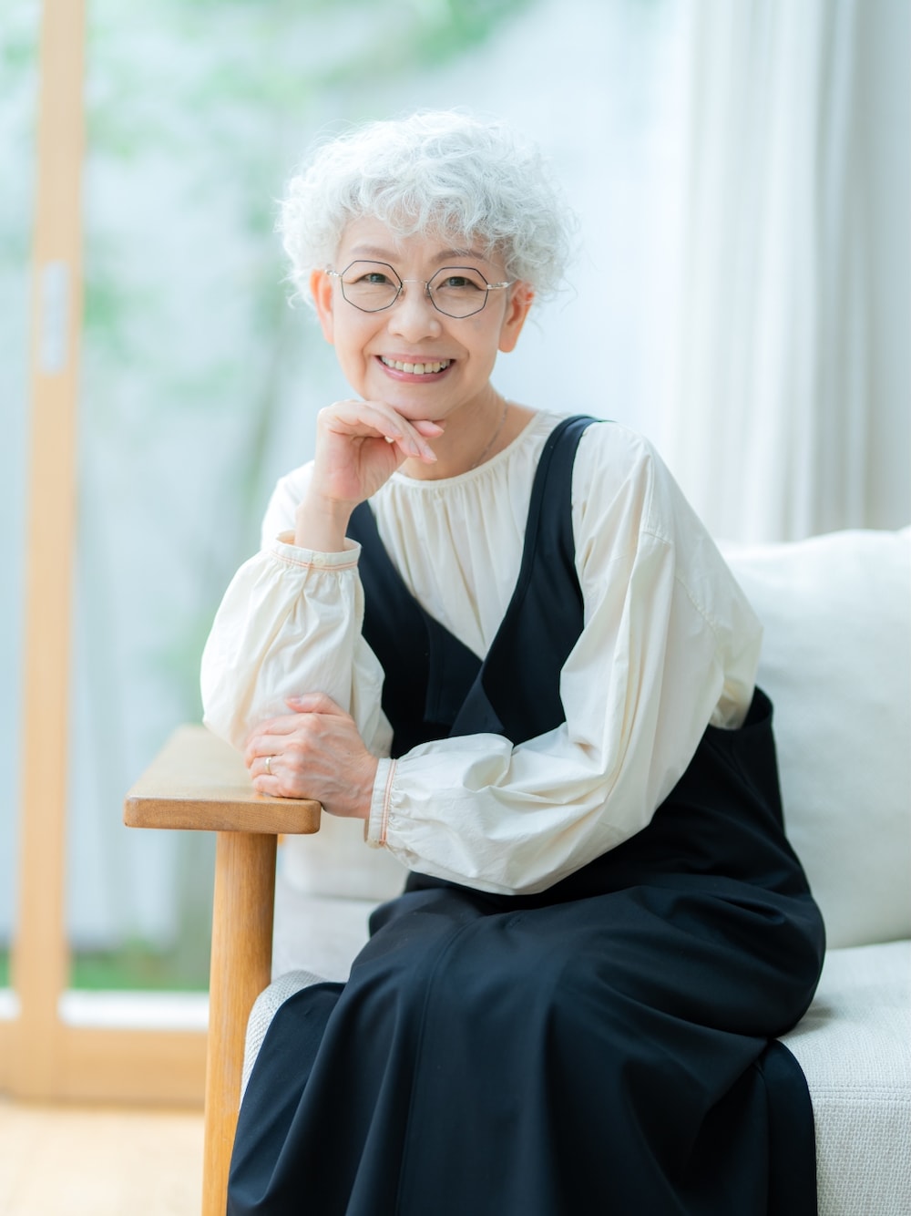 Y-3のジャンパースカートを使った人気ファッションコーディネート  