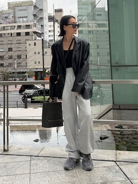 「アイテム（スニーカー）」を使った、Yukieさん（レディース・166cm）の秋コーディネート