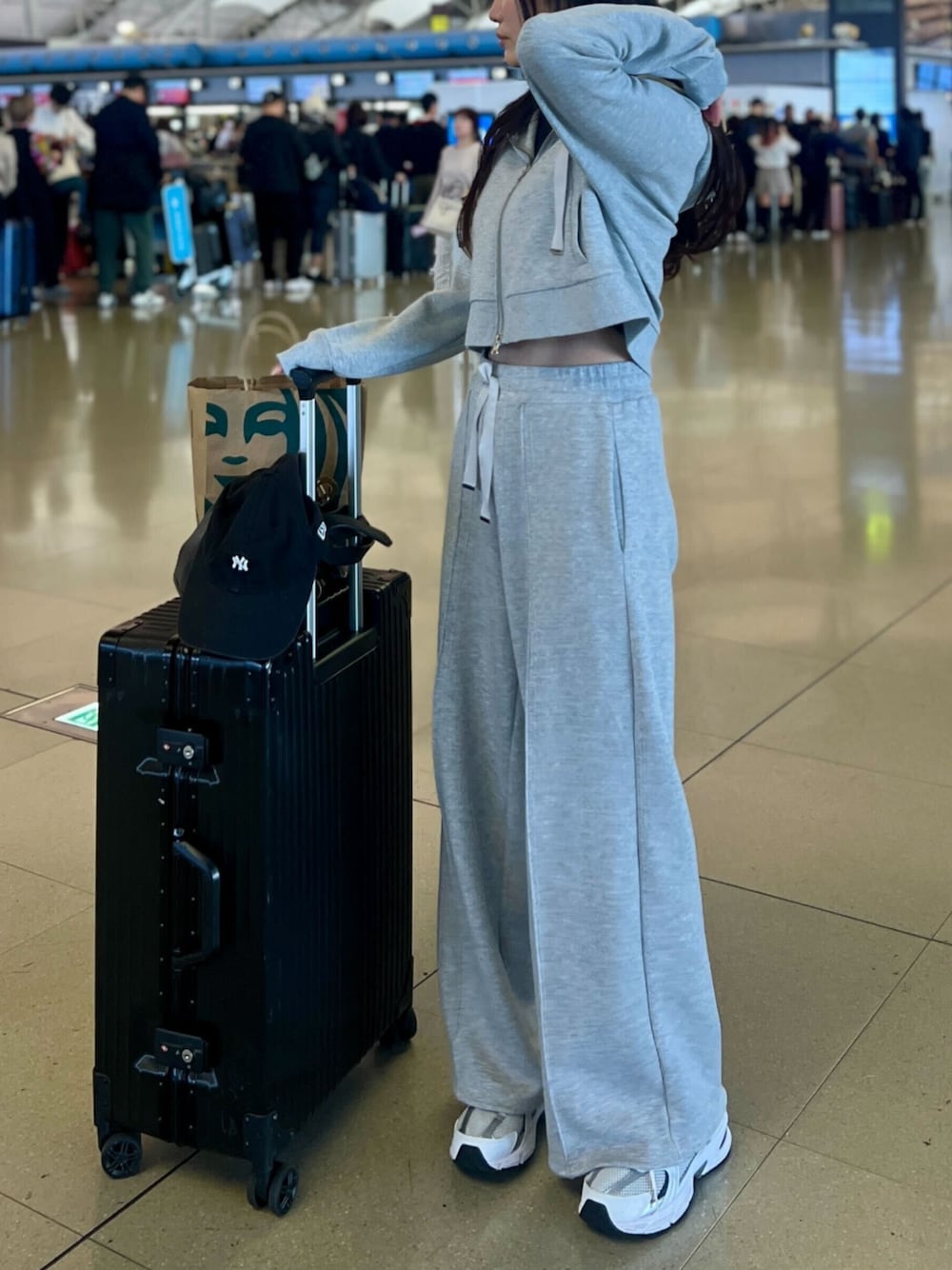 神戸レタス(KOBE LETTUCE本部)｜KOBE LETTUCEのスウェットパンツを使っ