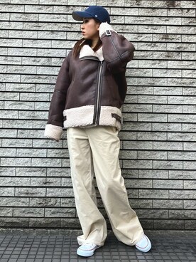 「コーデュロイパンツ」｜「アイテム（ムートンコート）」を使った、𝑨𝑰𝑹𝑰さん（レディース・159cm）の冬コーディネート