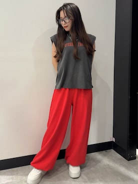 「アイテム（スウェットパンツ、レッド系）」を使った、𝑨𝑰𝑹𝑰さん（レディース・156cm）の夏コーディネート