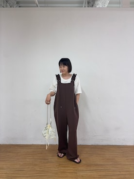 「CIAOPANIC TYPY（チャオパニックティピー）の【3サイズ展開】肩ドロストギャザーカットソポンチサロペット（つなぎ/オールインワン、ブラウン系）」を使った、りーたんさん（レディース・152cm）の春コーディネート