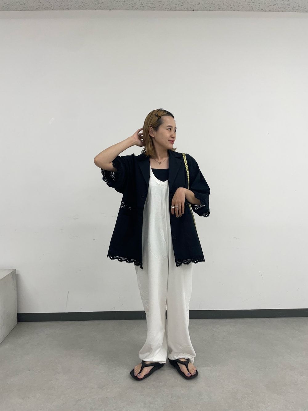 「夏ファッション、大人カジュアルコーデ、オトナ女子、夏服、夏コーデ、大人女子、ラフコーデ、低身長、低身長コーデ、低身長女子、アラフォー、アラフォーコーデ、アラフォーママコーデ、ママコーデ、ママファッション」｜「WILLOWの【willow】【新色追加】スラブ裏毛裾ドロストオールインワン（サロペット/オーバーオール、グレー系）」を使った、りーたんさん（骨格ウェーブ・レディース・152cm）の夏コーディネートの1枚目の写真