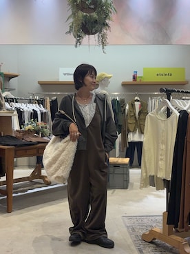 「アイテム（サロペット/オーバーオール、ブラウン系）」を使った、りーたんさん（レディース・152cm）の秋コーディネート
