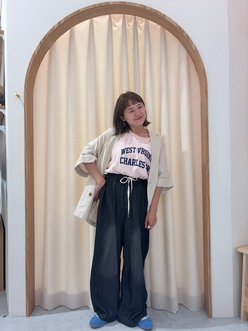 「デニム、夏服コーデ、シンプルスタイル、おでかけコーデ、ゆるコーデ、お出かけコーデ、きれいめコーデ、30代コーデ、淡色コーデ、低身長、低身長コーデ、低身長女子、低身長こーで」｜「CIAOPANIC TYPYのUSAコットン切替プリントTee（Tシャツ/カットソー、ピンク系）」を使った、りーたんさん（骨格ウェーブ・レディース・152cm）の夏コーディネートの1枚目の写真