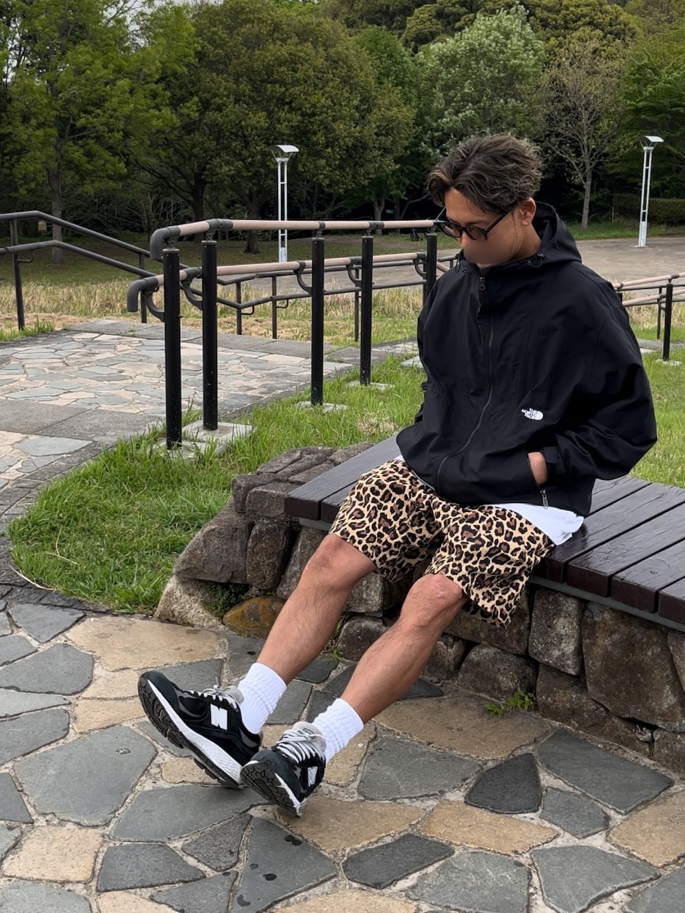 THE NORTH FACEのマウンテンパーカーを使った「レオパード」の人気