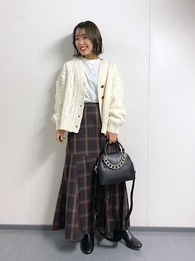 「PAGEBOY（ページボーイ）のケーブルVネックカーディガン（ニット/セーター）」を使った、ハルさん（レディース・153cm）の秋コーディネート