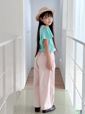 「GU（ジーユー）のアイテム（Tシャツ/カットソー、グリーン系）」を使った、sui_mmyさん（キッズ・139cm）の春コーディネート