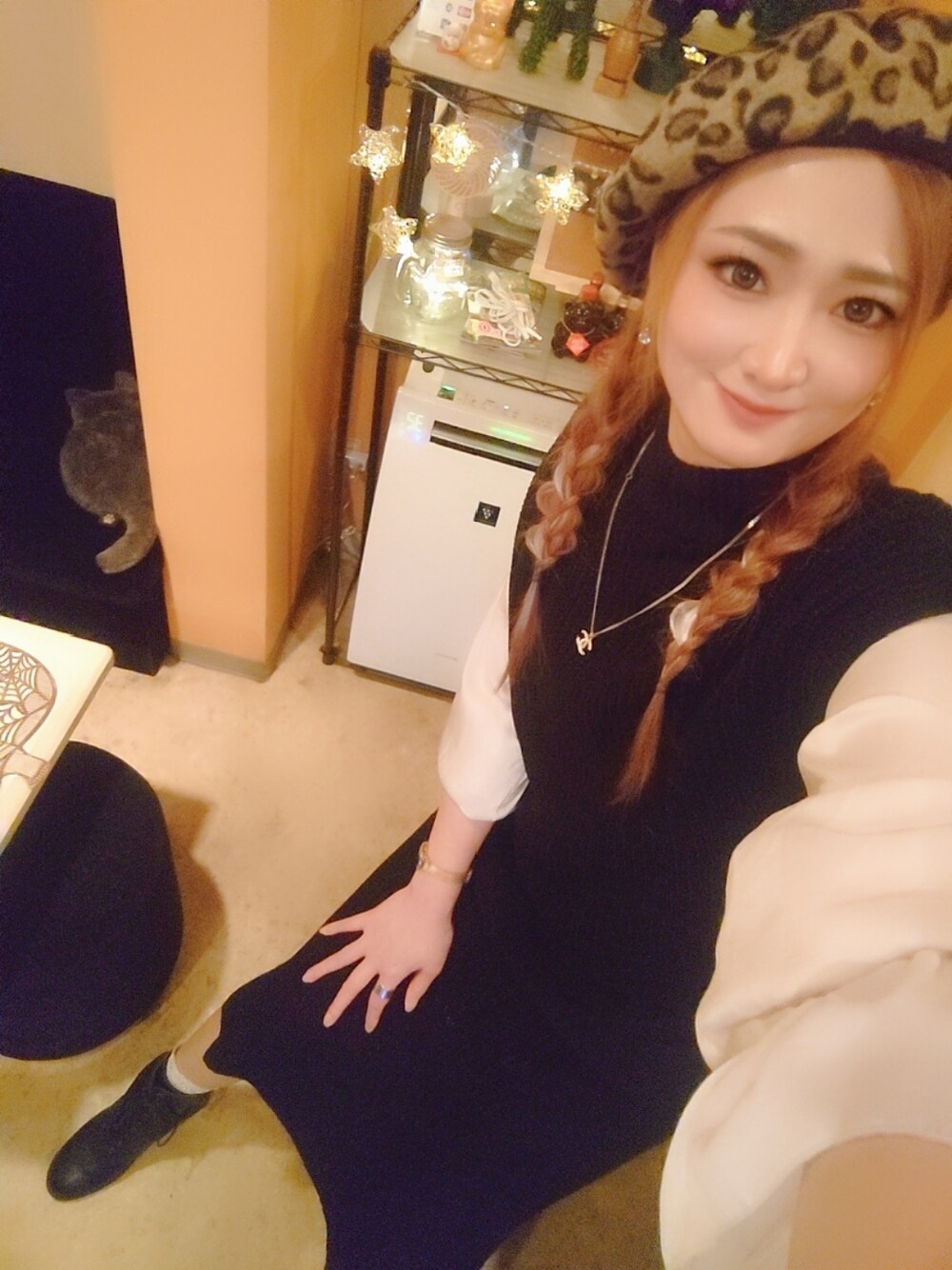 「ニットワンピース」｜「BROWNYのアイテム（ハンチング/ベレー帽、その他）」を使った、 yukiさん（レディース・168cm）の冬コーディネートの1枚目の写真