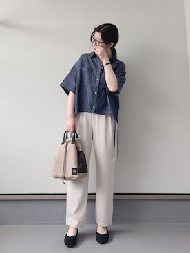 「ikka（イッカ）の【雑誌InRed6月号掲載】冷感／デニム裾ドロストシャツ（シャツ/ブラウス、ブルー系）」を使った、haruさん（レディース・162cm）の春コーディネート
