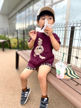 「バックロゴ」｜「アイテム（スニーカー）」を使った、1KK1-013さん（キッズ・100cm）の夏コーディネート