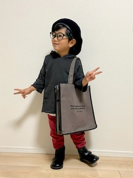 「アイテム（スウェットパンツ、レッド系）」を使った、1KK1-013さん（キッズ・100cm）の秋コーディネート