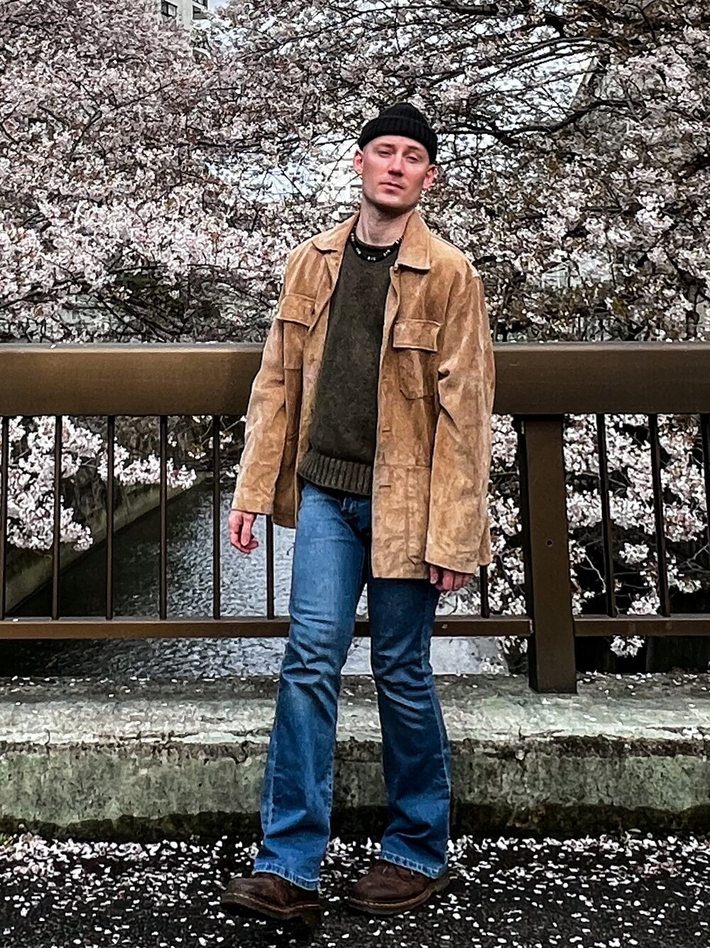 「90'sスタイル、Dr.Martens、Ralph Lauren」｜「Dr. Martensのアイテム（シューズ、ブラウン系）」を使った、seb さん（メンズ・178cm）の春コーディネートの1枚目の写真