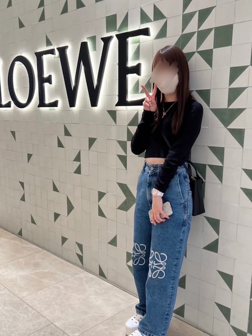 白いスカートに合う[ロエベ] EASE SHEARLING THONG サンダル 1684493427_500.jpg