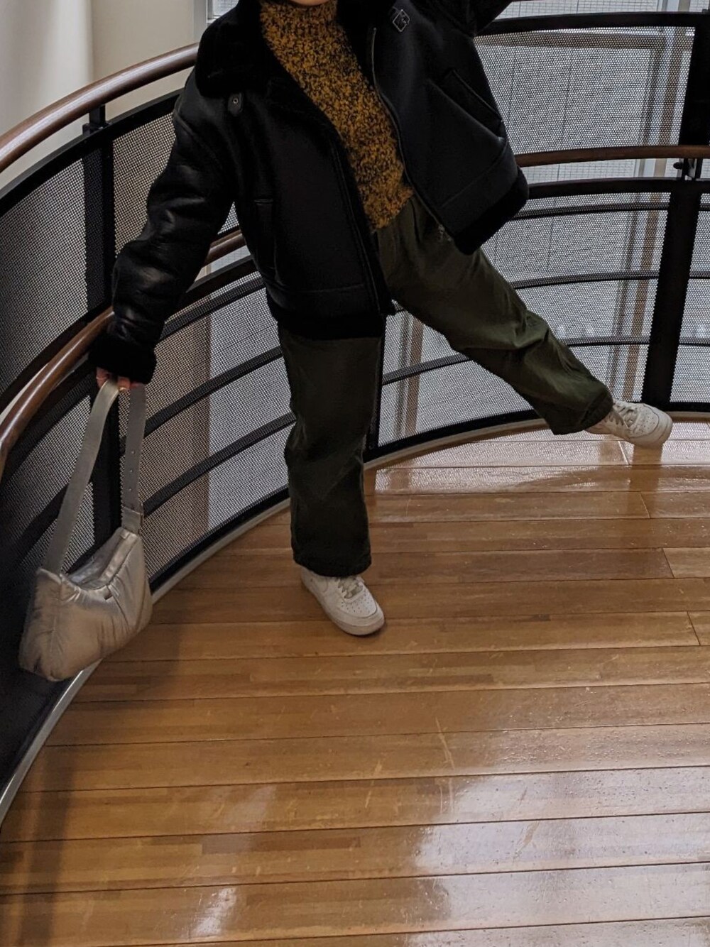 「Ray BEAMSのアイテム（ジャケット/アウター、ブラック系）」を使った、蚊さん（レディース・157cm）の冬コーディネートの1枚目の写真
