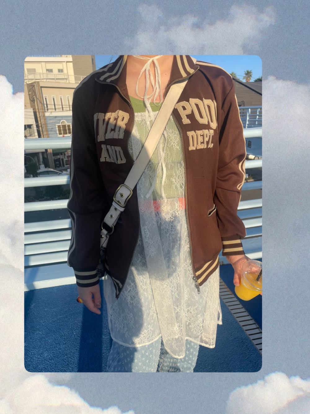 「Ray BEAMSのアイテム（デニムパンツ、ブルー系）」を使った、蚊さん（レディース・157cm）の冬コーディネートの1枚目の写真