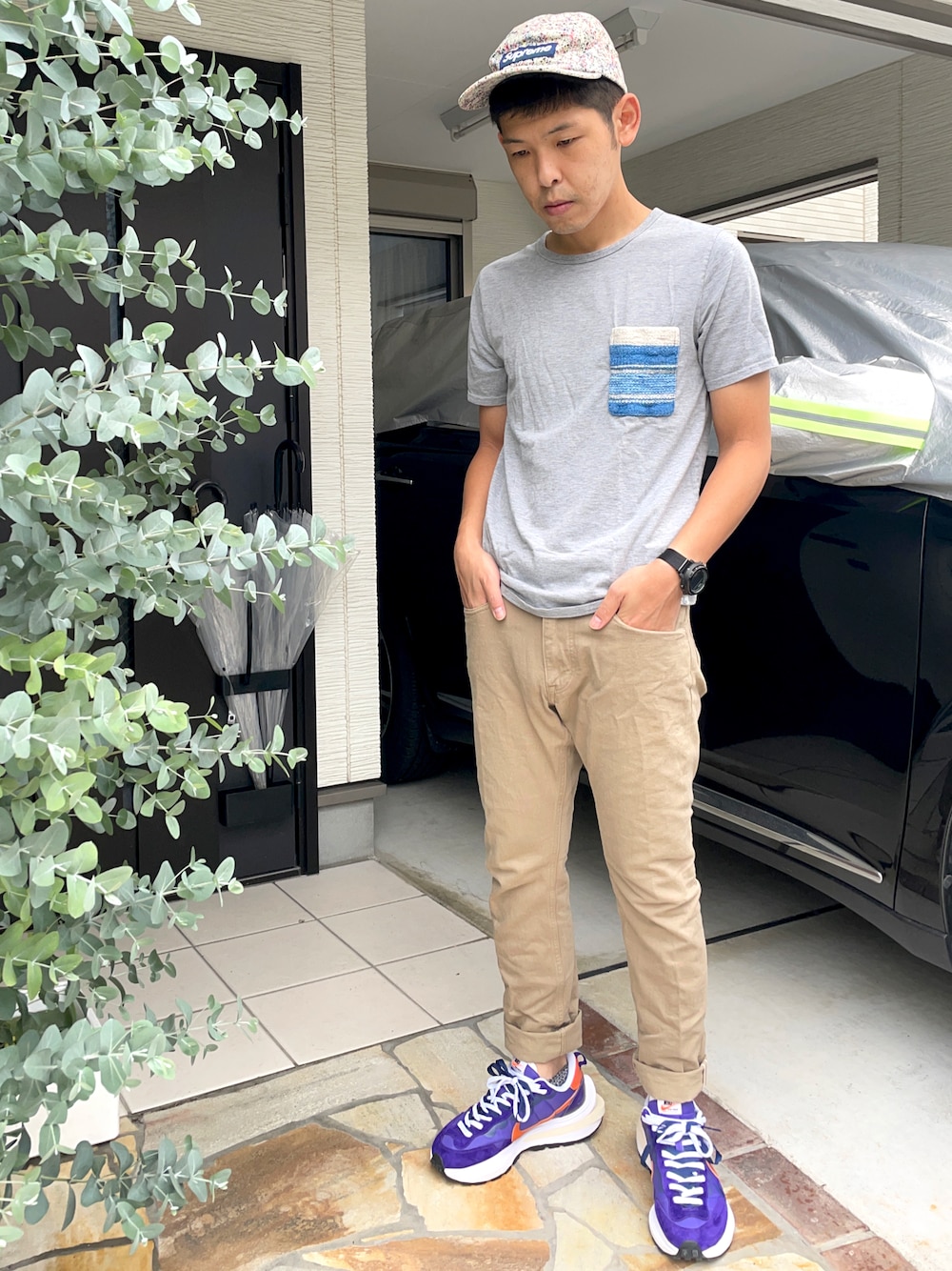 「今日のコーデ、sacai、ヴェイパーワッフル、NIKE、supreme、visvim、nonnative、WIRED、キャップ、スニーカー」｜「VISVIMのアイテム（Tシャツ/カットソー、グレー系）」を使った、KHさん（メンズ・170cm）の秋コーディネートの1枚目の写真