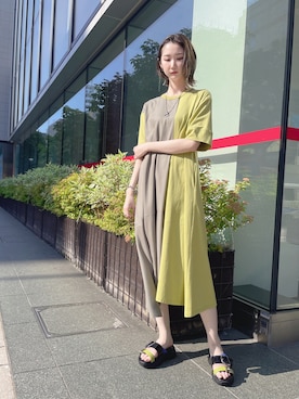 「ピスタチオ」｜「アイテム（アクセサリー）」を使った、4onさん（レディース・168cm）の夏コーディネート