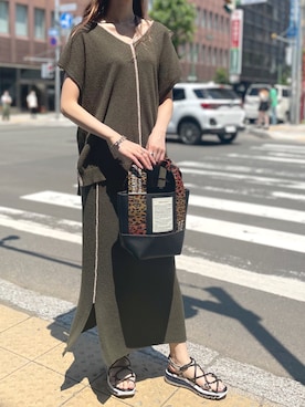 「VEGE（ベジ）のアイテム」を使った、4onさん（レディース・168cm）の夏コーディネート