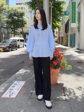 「ノーカラーシャツ」｜「アイテム（アクセサリー）」を使った、4onさん（レディース・168cm）の秋コーディネート