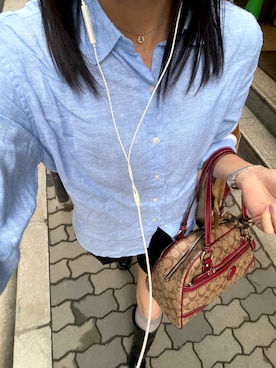 「UNIQLO（ユニクロ）のアイテム（シャツ/ブラウス、ブルー系）」を使った、よつさん（レディース・165cm）の春コーディネート