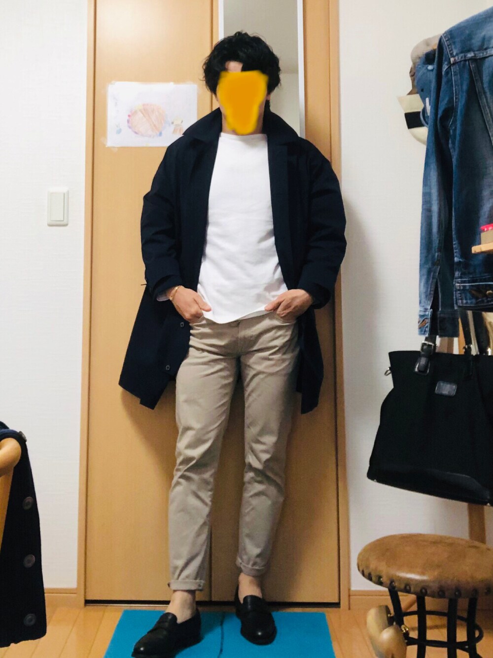 「春夏コーデ、パパコーデ、スプリングコート」｜「UNIQLOのアイテム（デニムパンツ、ベージュ系）」を使った、りさん（メンズ・174cm）の春コーディネートの1枚目の写真