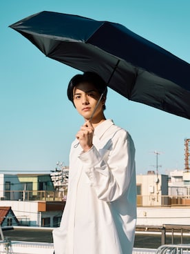 「estaa（エスタ）の遮光100％ 超軽量 晴雨兼用 折りたたみ日傘 "61cm" マジカルテックプロテクション（折りたたみ傘、ブラック系）」を使った、MOONBAT_officialさん（レディース・165cm）の春コーディネート