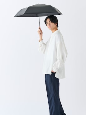 「アイテム（折りたたみ傘）」を使った、MOONBAT_officialさん（メンズ・180cm）の秋コーディネート
