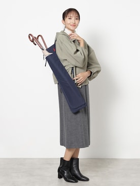 「アイテム（長傘）」を使った、MOONBAT_officialさん（レディース・170cm）の秋コーディネート