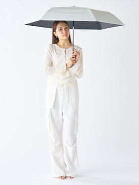 「estaa（エスタ）のマジで軽い傘 遮光100％ 超軽量 晴雨兼用 折りたたみ日傘 ”自動開閉 58cm” マジカルテックプロテクション（折りたたみ傘、ホワイト系）」を使った、MOONBAT_officialさん（レディース・165cm）の春コーディネート