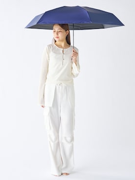 「estaa（エスタ）の遮光100％ 超軽量 晴雨兼用 折りたたみ日傘 "61cm" マジカルテックプロテクション（折りたたみ傘、ブルー系）」を使った、MOONBAT_officialさん（レディース・165cm）の春コーディネート
